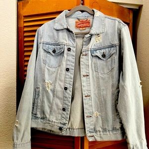 Men’s distressed denim jacket